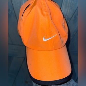 OS - Nike Feather-Weight Dry Fit hat